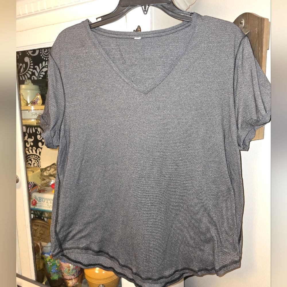 LULULEMON V-Neck Gray Short Sleeve Top Woman's Size 10